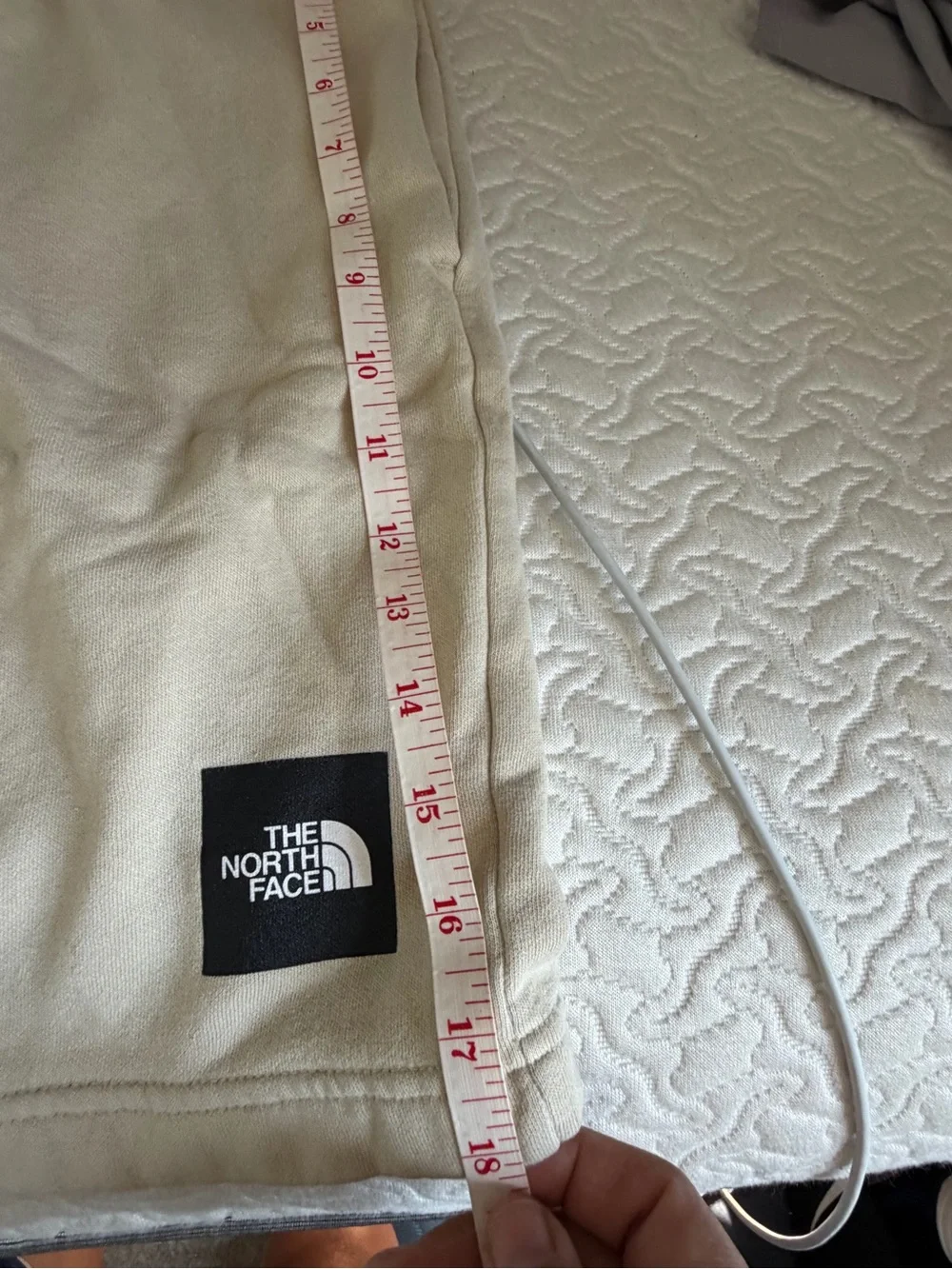The North Face Box NSE Fleece Shorts Men’s Small Beige Khaki Drawstring Logo